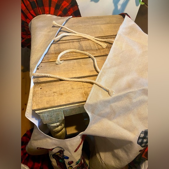 🎄Gnome Christmas Tree Skirt w/Buffalo Plaid Accent🎄 NWOT - Picture 3 of 5